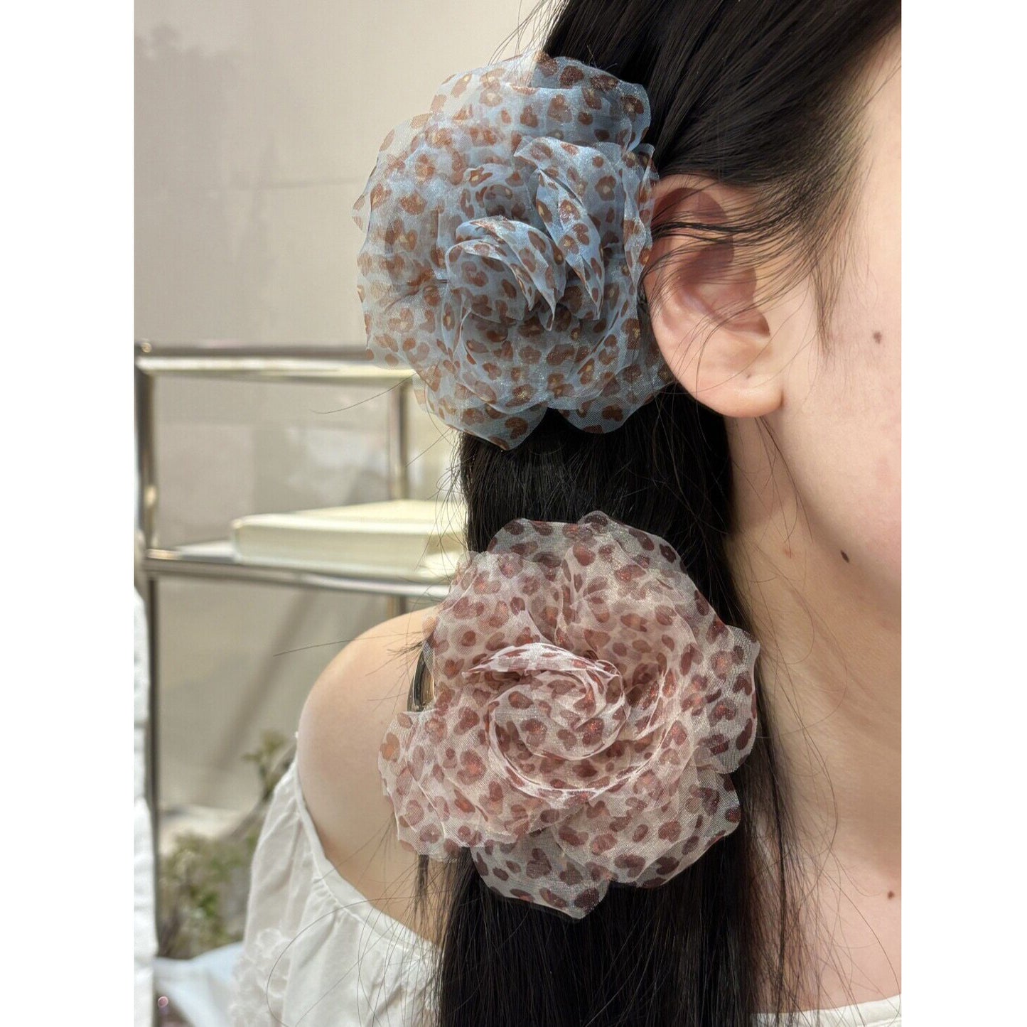 網紗豹紋花朵鯊魚夾－商品主圖｜https://igowo.tw/
