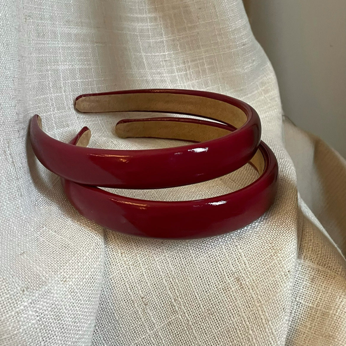 紅色簡約髮箍－商品主圖｜https://igowo.tw/