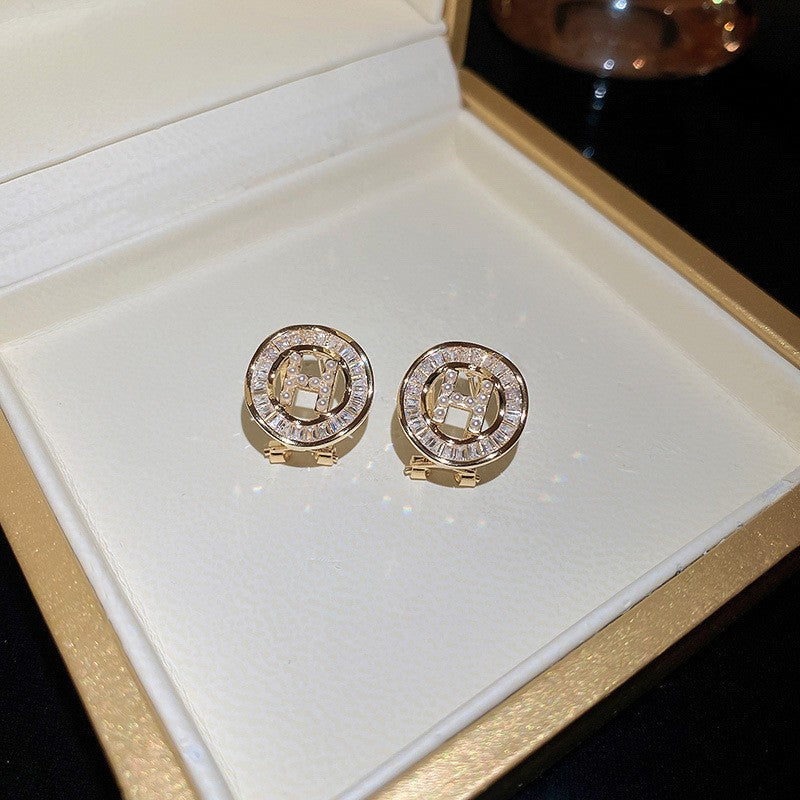 金色鋯石貝殼墜飾項鍊－細節特寫9｜https://igowo.tw/