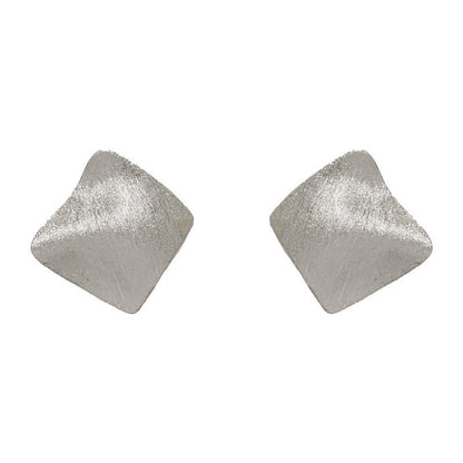 金屬拉絲復古耳環－細節特寫4｜https://igowo.tw/