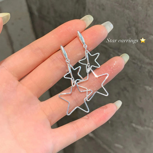 銀色星星垂墜耳環－商品主圖｜https://igowo.tw/