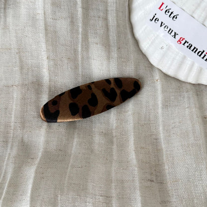豹紋蝴蝶結復古髮夾－細節特寫5｜https://igowo.tw/