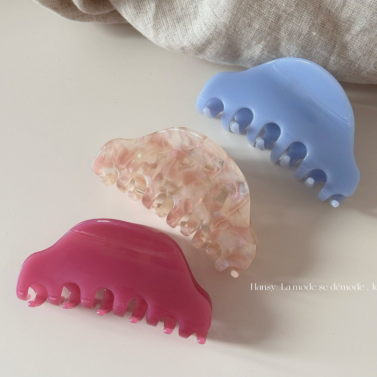 醋酸板材扇形鯊魚夾－商品主圖｜https://igowo.tw/