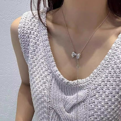 愛心蝴蝶結墜飾項鍊－商品主圖｜https://igowo.tw/