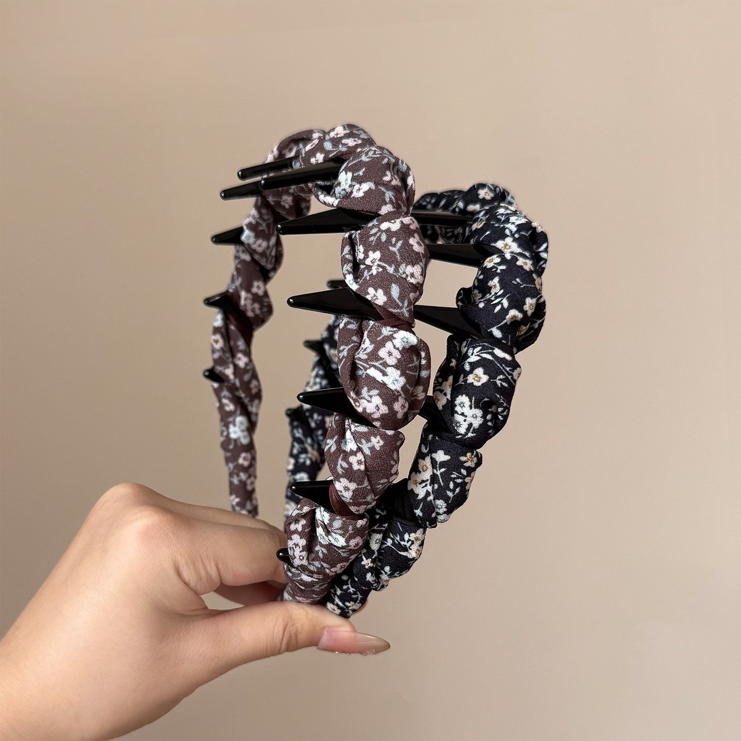 布面纏繞髮箍－藍色田園印花髮箍款細節｜https://igowo.tw/