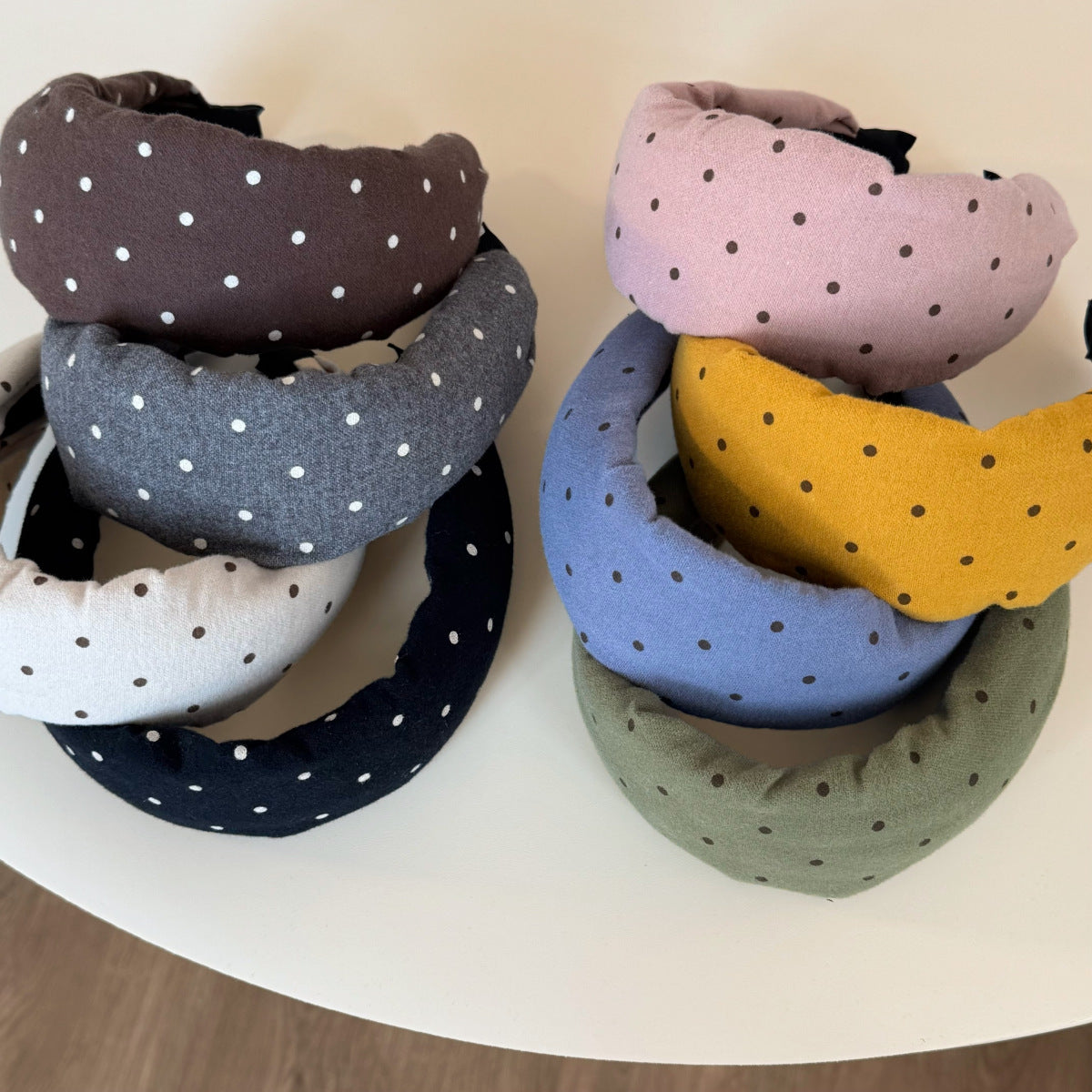 波點寬版髮箍－波點寬邊箍-灰色款細節｜https://igowo.tw/
