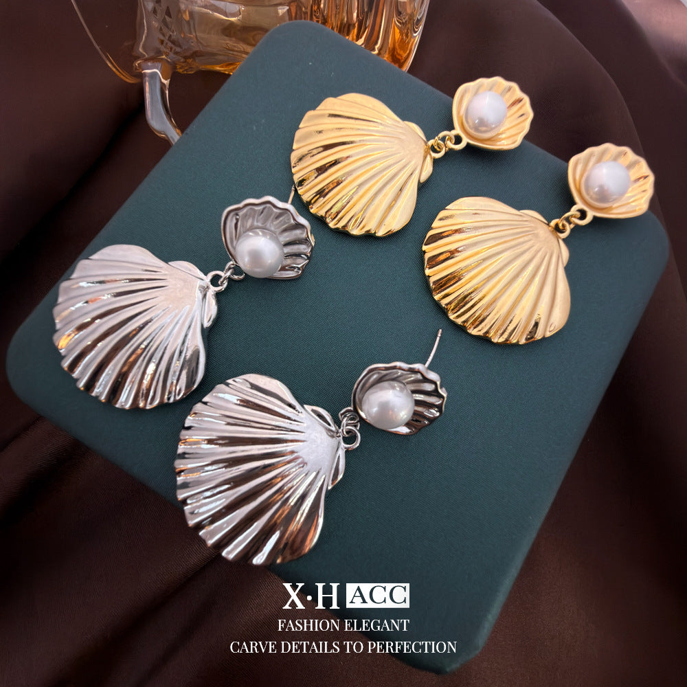 珍珠貝殼幾何誇張耳釘－商品主圖｜https://igowo.tw/