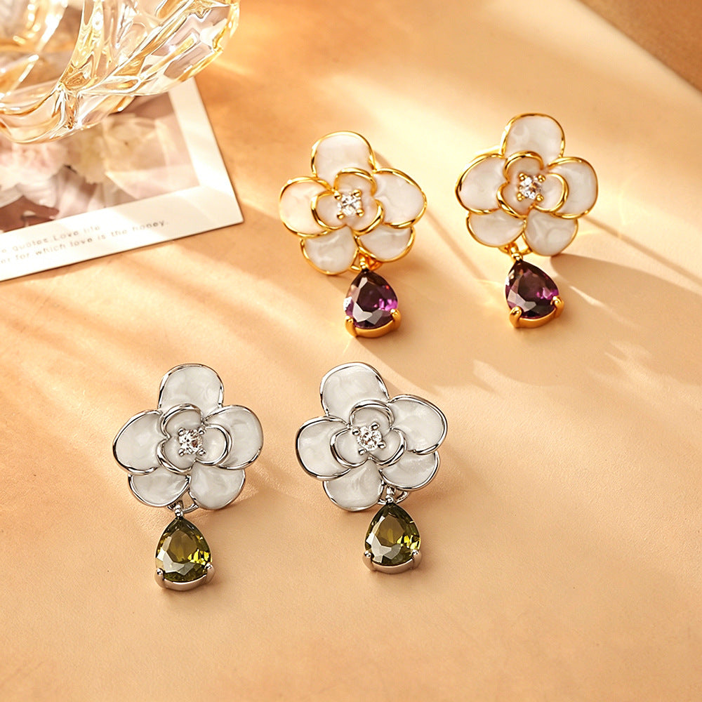 鋯石山茶花垂墜耳釘－商品主圖｜https://igowo.tw/