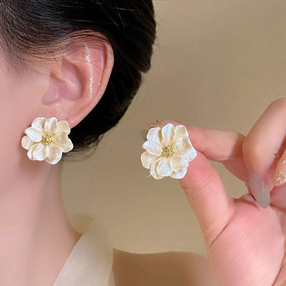 S925珍珠花朵耳環－細節特寫22｜https://igowo.tw/