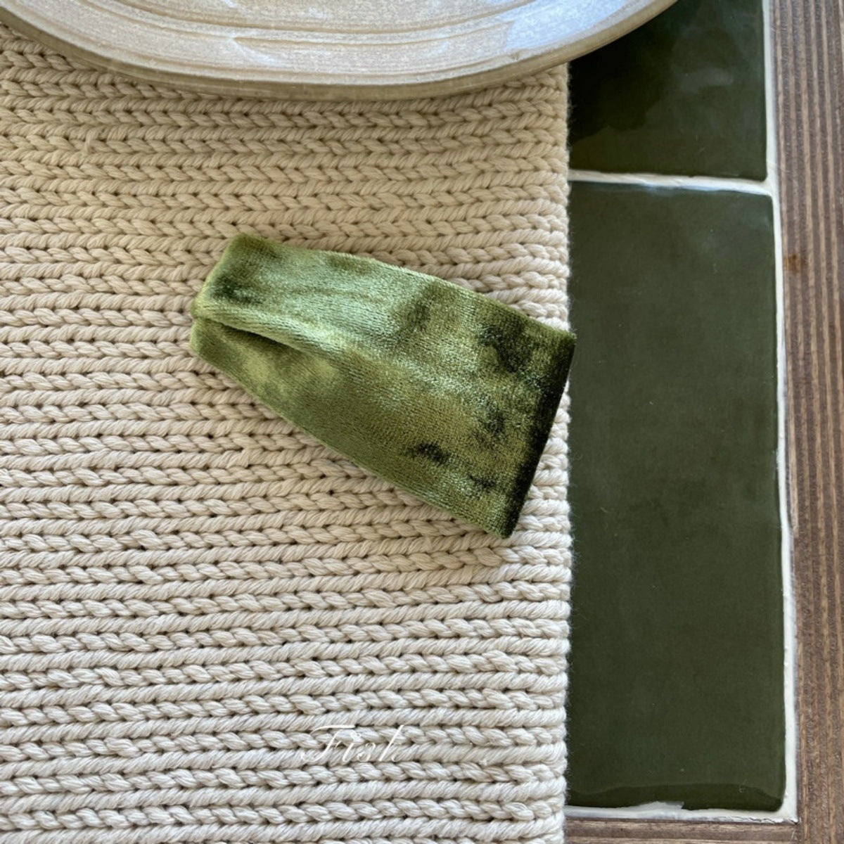絨面復古髮夾