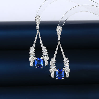 S925鋯石花朵微鑲耳環－商品主圖｜https://igowo.tw/