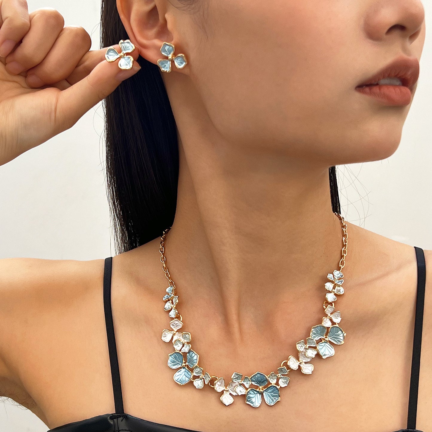 花朵項鍊耳環組－細節特寫2｜https://igowo.tw/