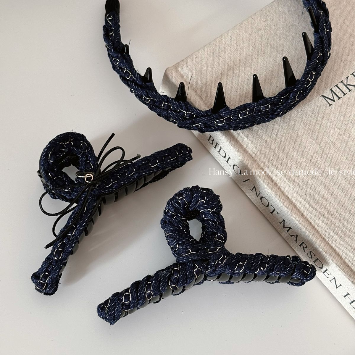 鏈條纏繞簡約鯊魚夾－商品主圖｜https://igowo.tw/