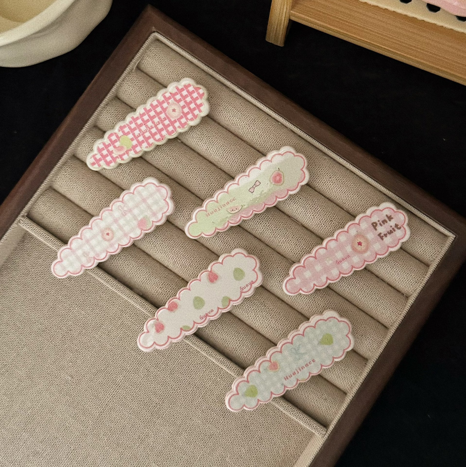 水果波浪髮夾－商品主圖｜https://igowo.tw/