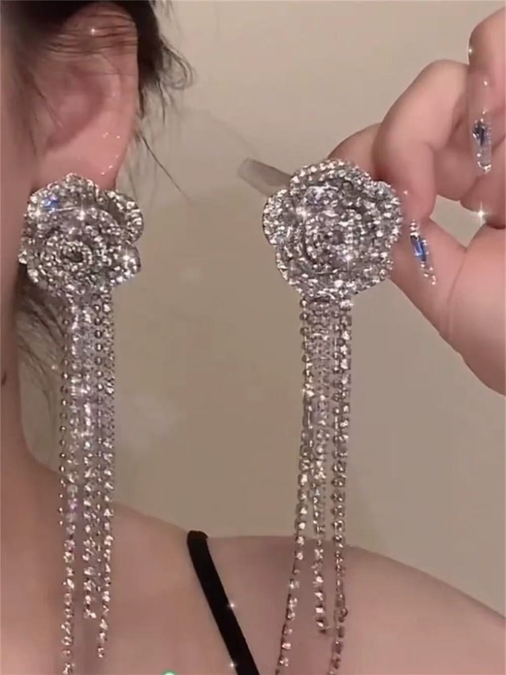 銀針鑲鉆鏤空花朵流蘇耳環女歐美時尚氣質耳釘輕奢高級感耳飾批發