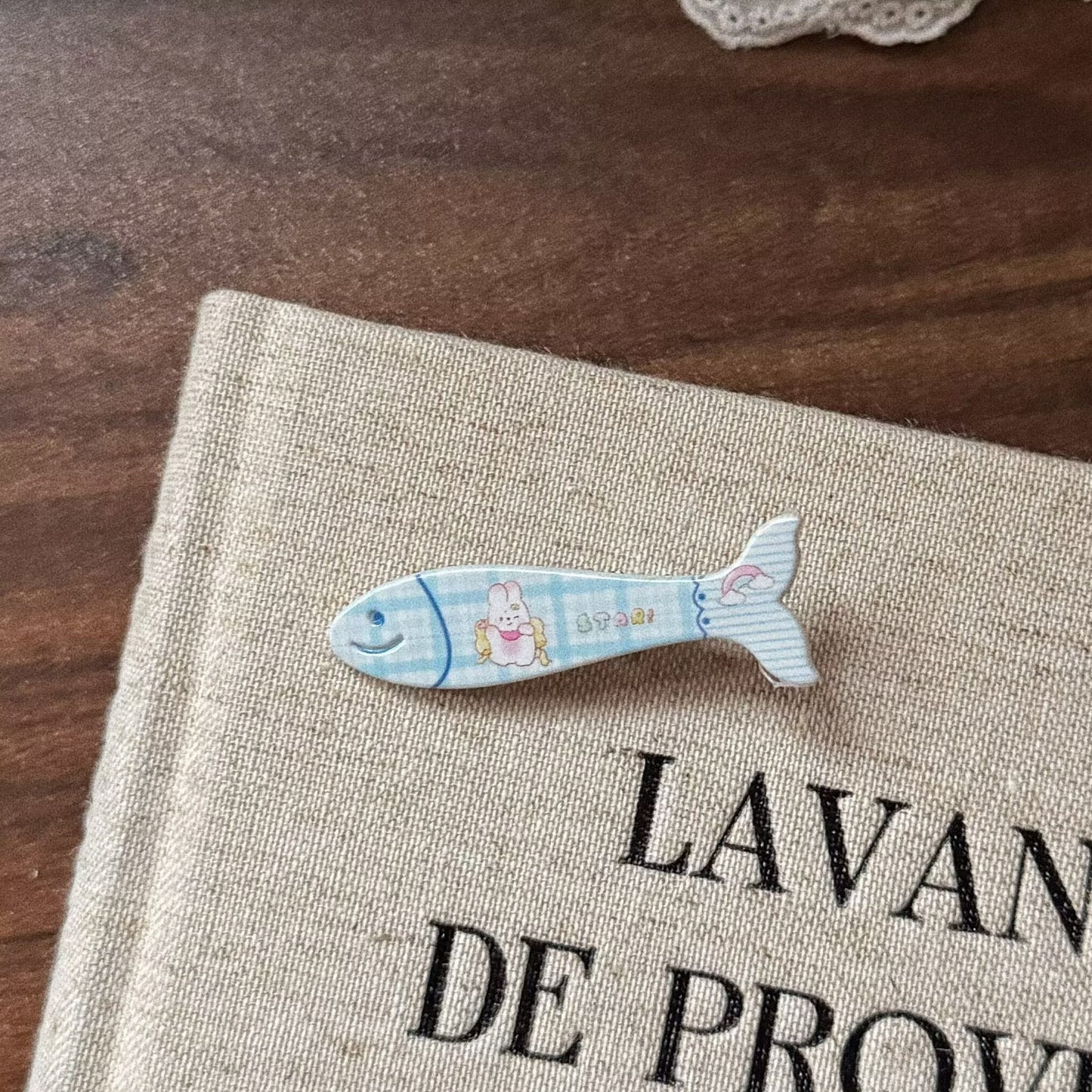 粉色魚尾領結髮夾