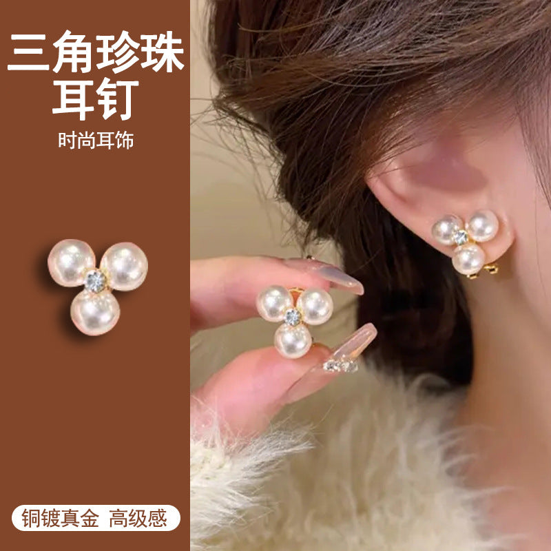 S925珍珠三角形耳釘－商品主圖｜https://igowo.tw/