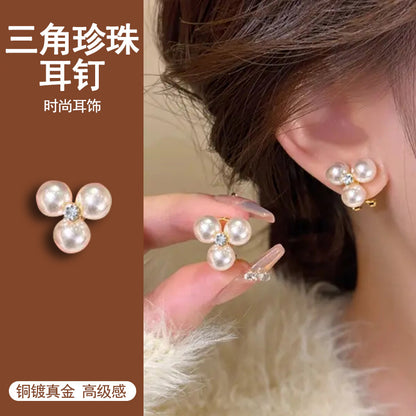 S925珍珠三角形耳釘－商品主圖｜https://igowo.tw/