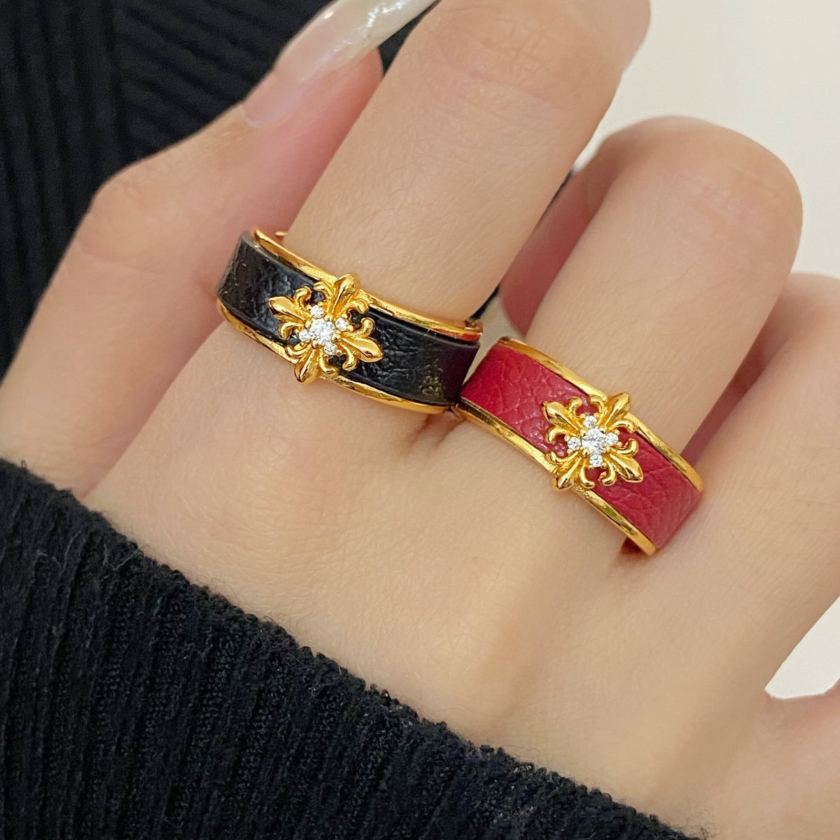 皮革鋯石十字微鑲戒指－商品主圖｜https://igowo.tw/