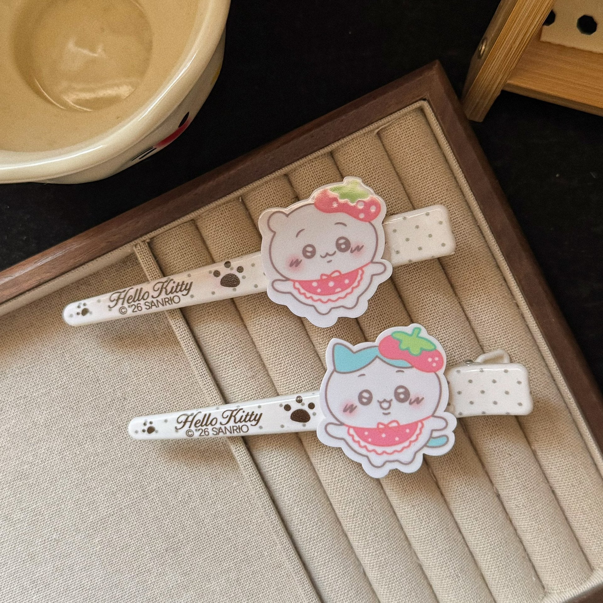 草莓兔子髮夾－粉色小兔大號髮夾款實拍｜https://igowo.tw/