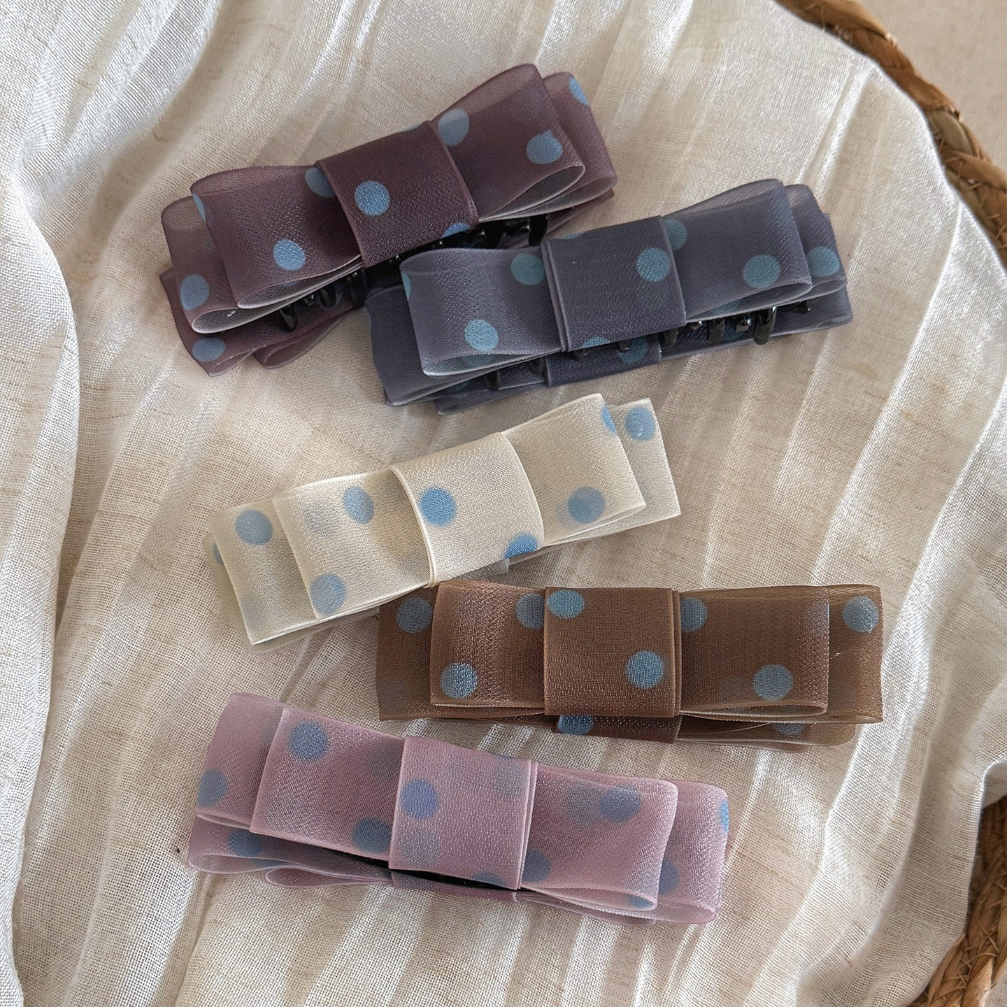 網紗波點蝴蝶結髮夾－商品主圖｜https://igowo.tw/