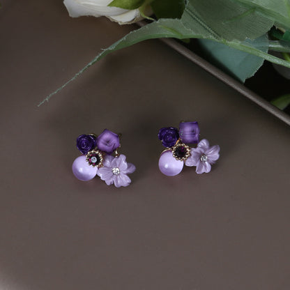 貓眼石花朵鑲鑽耳環－細節特寫1｜https://igowo.tw/