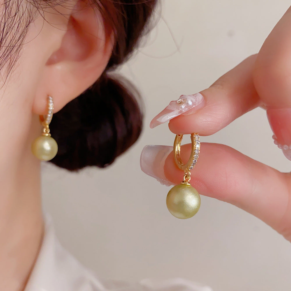 綠色珍珠簡約耳扣－商品主圖｜https://igowo.tw/