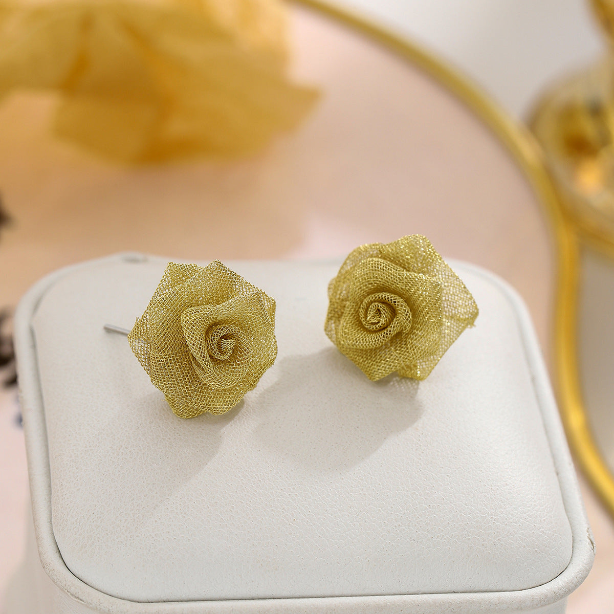 玫瑰山茶花復古耳環－商品主圖｜https://igowo.tw/