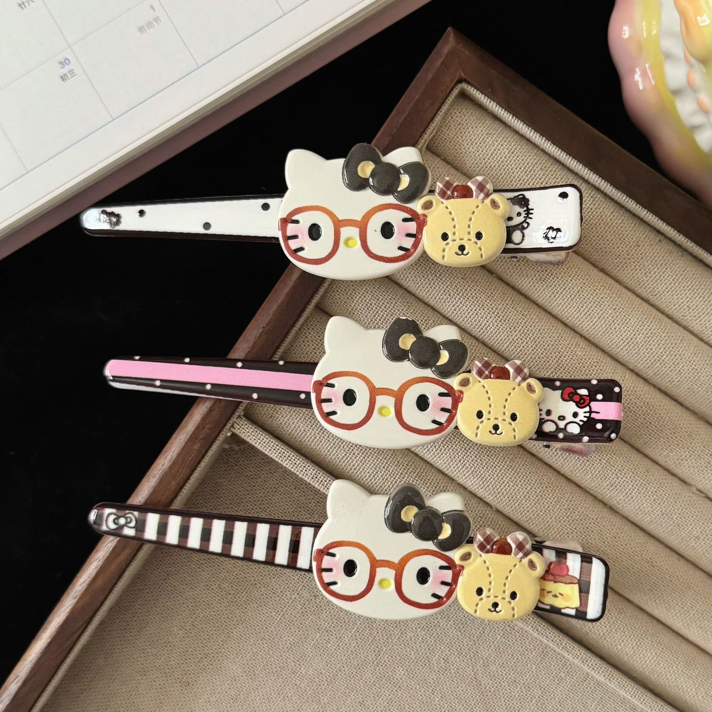 棕色貓咪卡通髮夾－商品主圖｜https://igowo.tw/