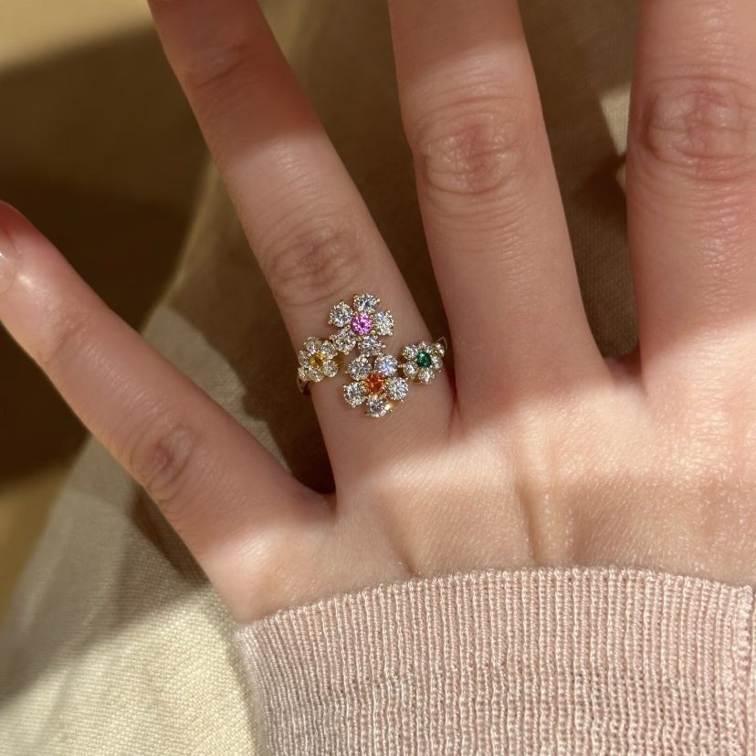 彩色鋯石花朵戒指－商品主圖｜https://igowo.tw/