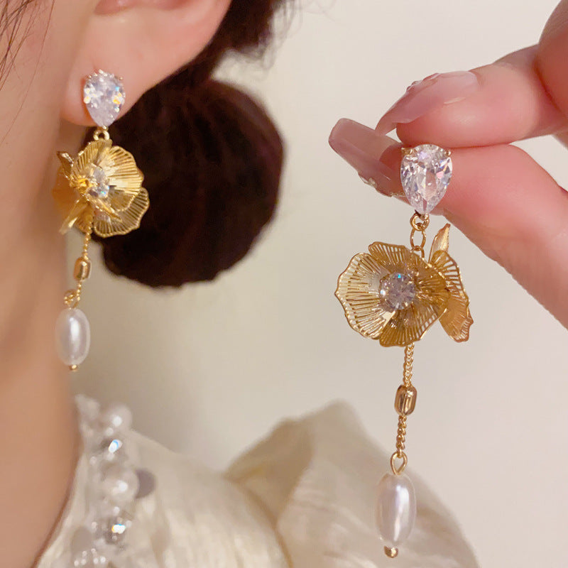珍珠金屬花朵流蘇耳墜－商品主圖｜https://igowo.tw/