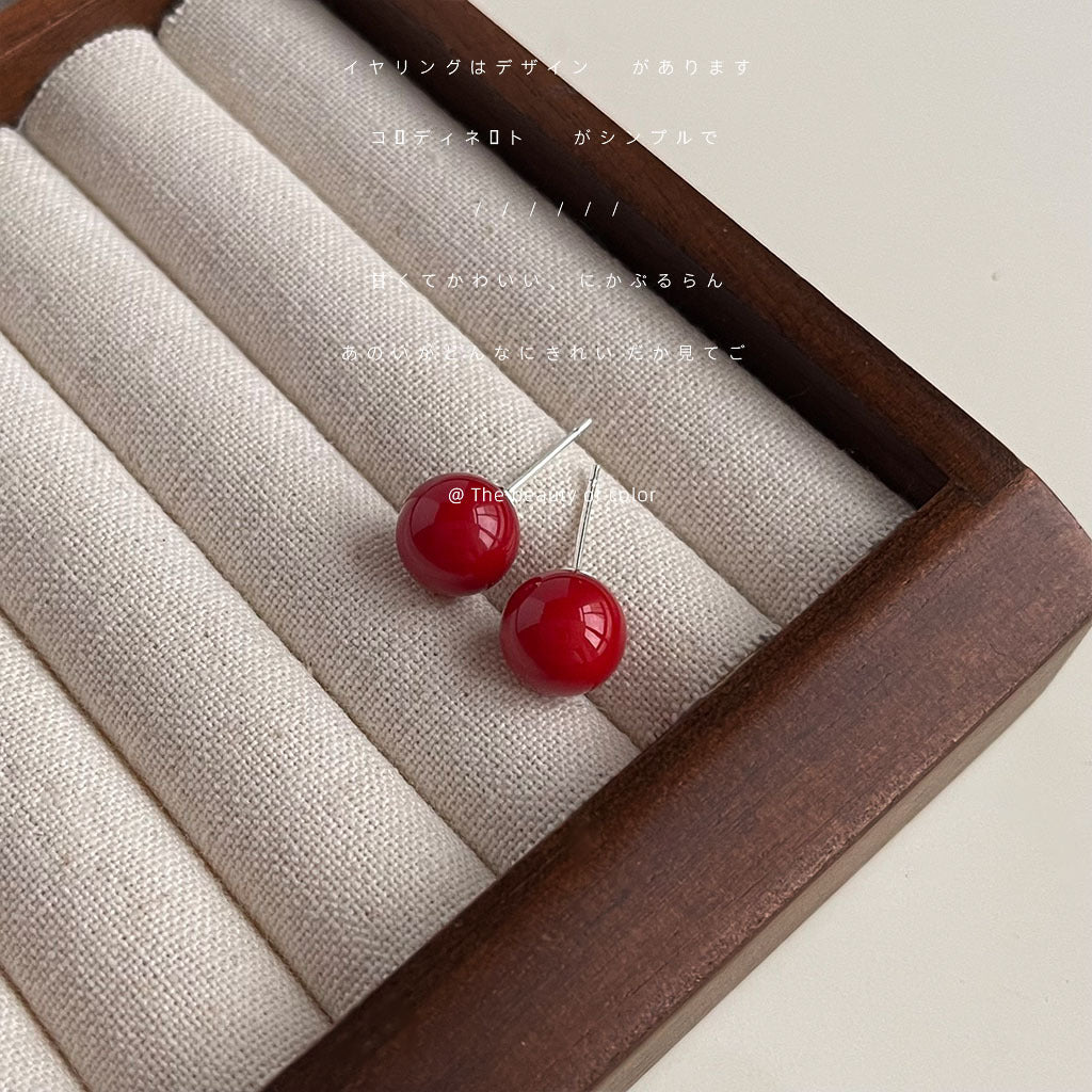 紅色珍珠圓珠復古耳釘－八毫米款細節｜https://igowo.tw/