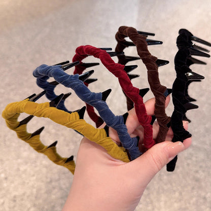 絨面波浪纏繞髮箍－黑色款實拍｜https://igowo.tw/