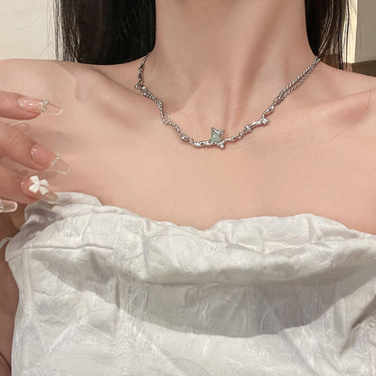 綠色樹脂鈦鋼項鍊－商品主圖｜https://igowo.tw/
