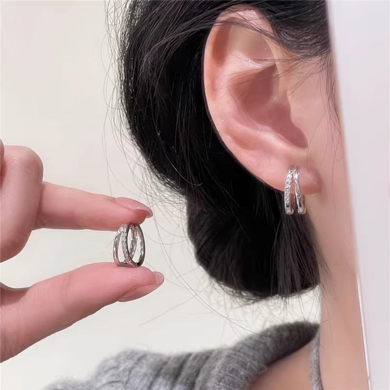 銀色雙層簡約耳扣－商品主圖｜https://igowo.tw/