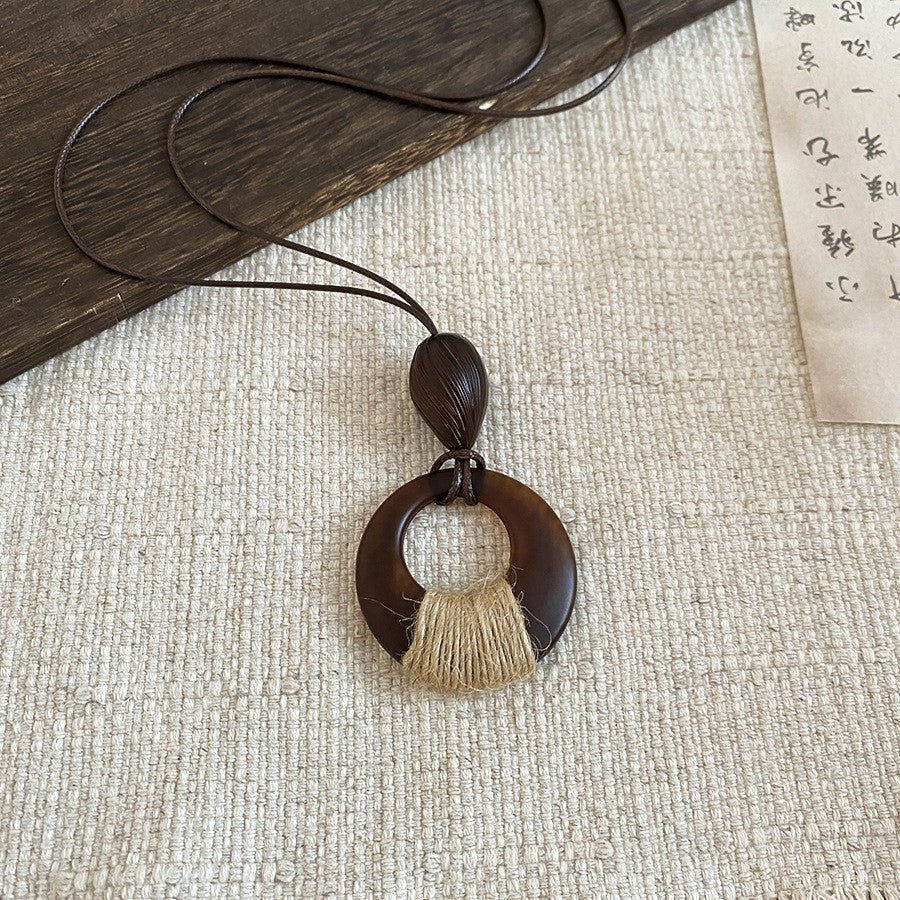 樹葉水滴墜飾復古項鍊－6#項鍊-金色-咖色-樹葉款細節｜https://igowo.tw/