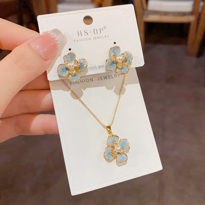 藍色琺瑯珍珠花朵耳釘－商品主圖｜https://igowo.tw/