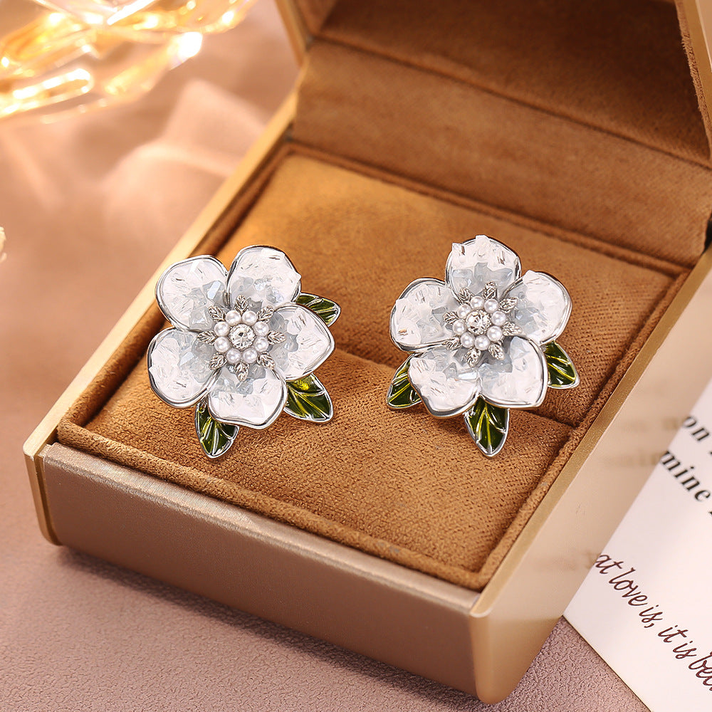 S925水晶山茶花耳釘－第二視角實拍｜https://igowo.tw/