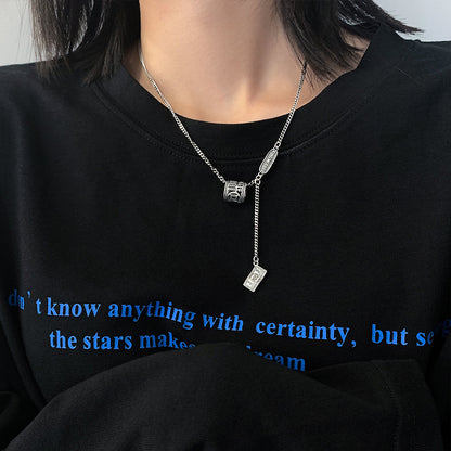 S925字母笑臉復古項鍊－細節特寫10｜https://igowo.tw/