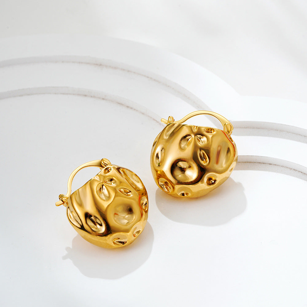 金色草莓耳環－商品主圖｜https://igowo.tw/