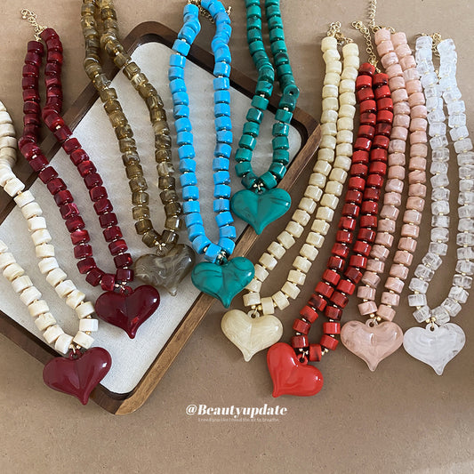 壓克力愛心墜飾項鍊－商品主圖｜https://igowo.tw/