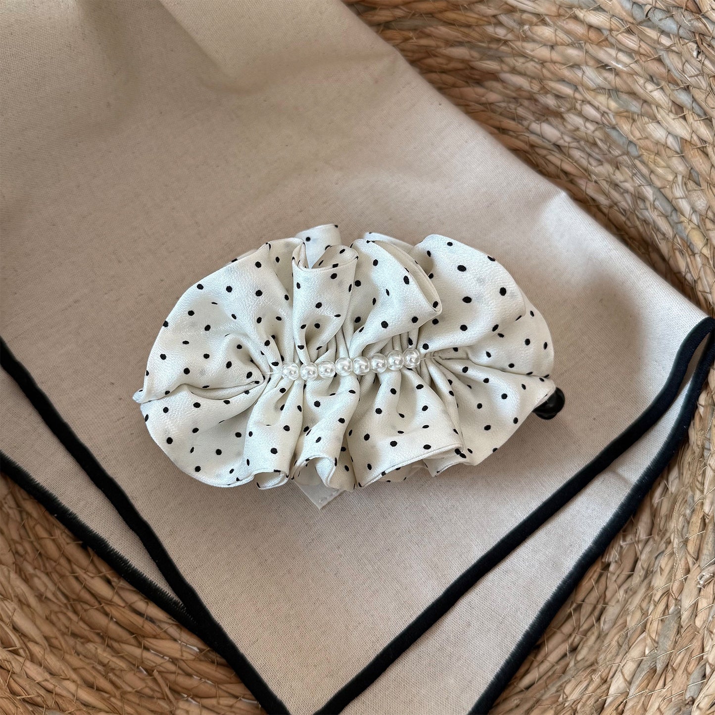 撞色珍珠布面波點髮夾
