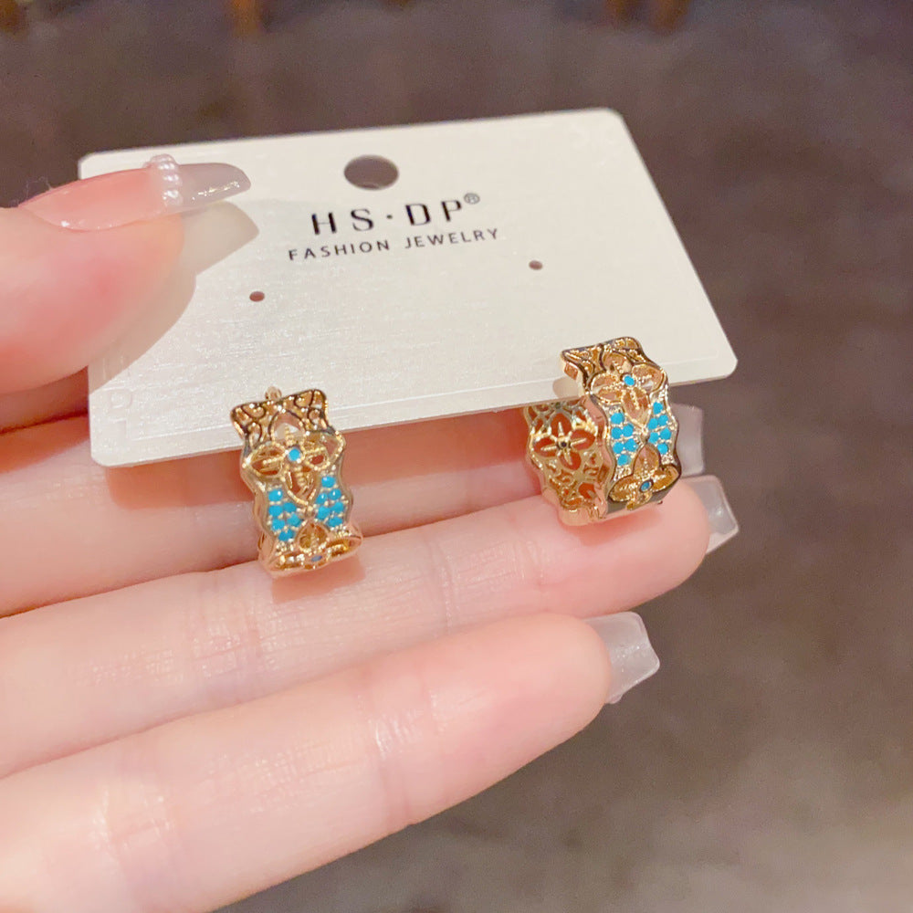 金屬鏤空簡約耳扣－第二視角實拍｜https://igowo.tw/