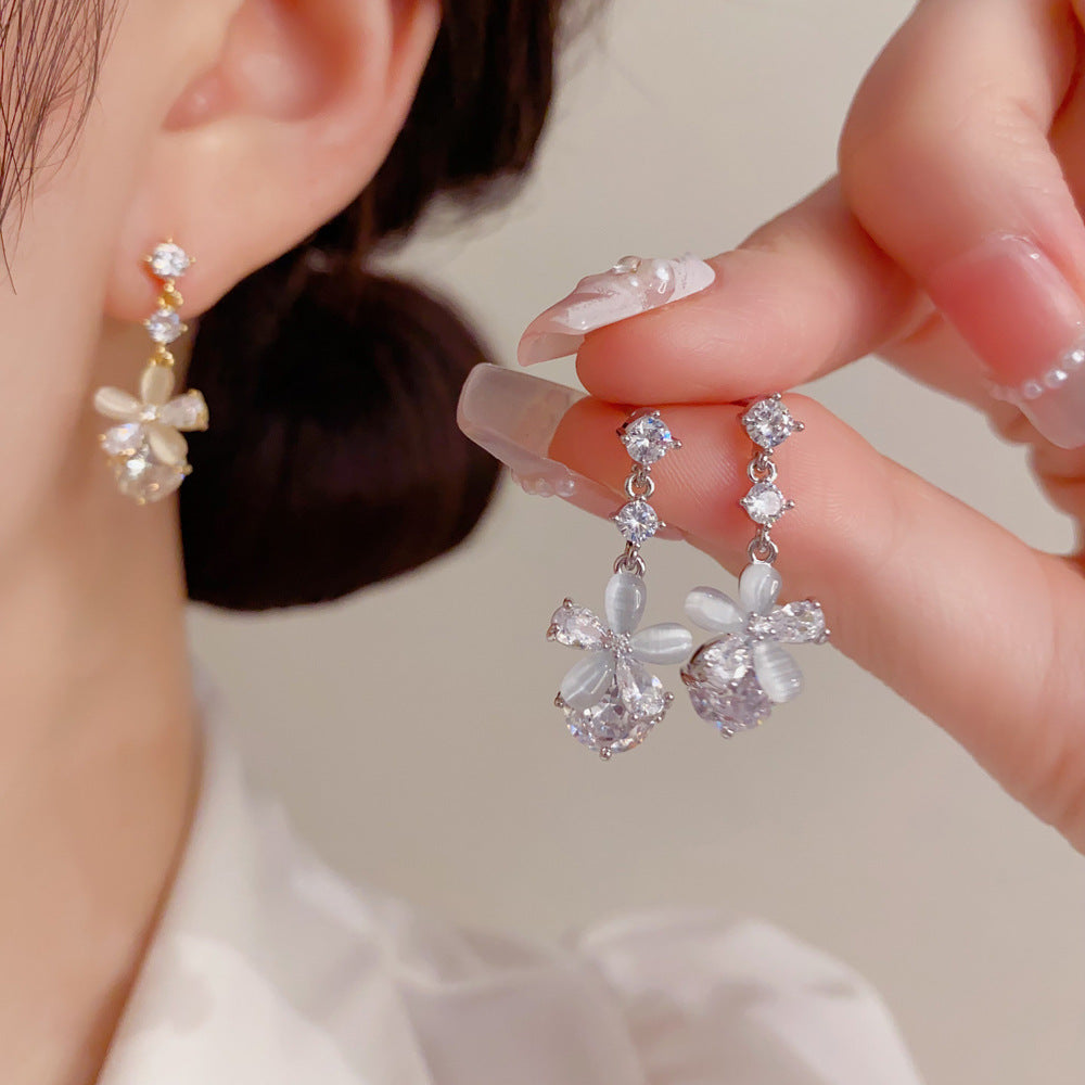 鋯石花朵流蘇耳墜－第二視角實拍｜https://igowo.tw/