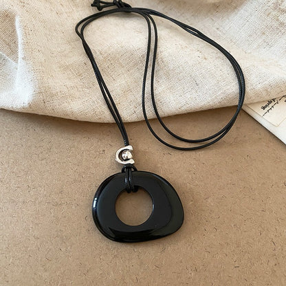 皮革流蘇墜飾項鍊－29#項鍊-黑色款細節｜https://igowo.tw/