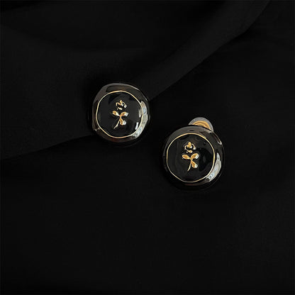金色簡約耳夾－細節特寫5｜https://igowo.tw/