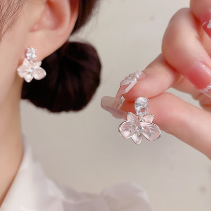 鋯石花朵簡約耳釘－商品主圖｜https://igowo.tw/
