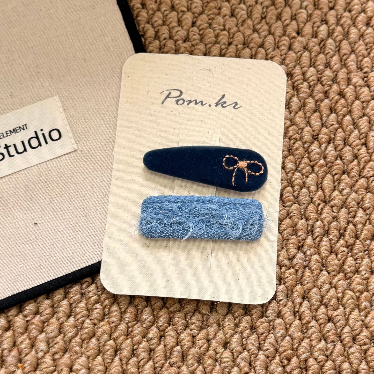 布面蝴蝶結刺繡髮夾