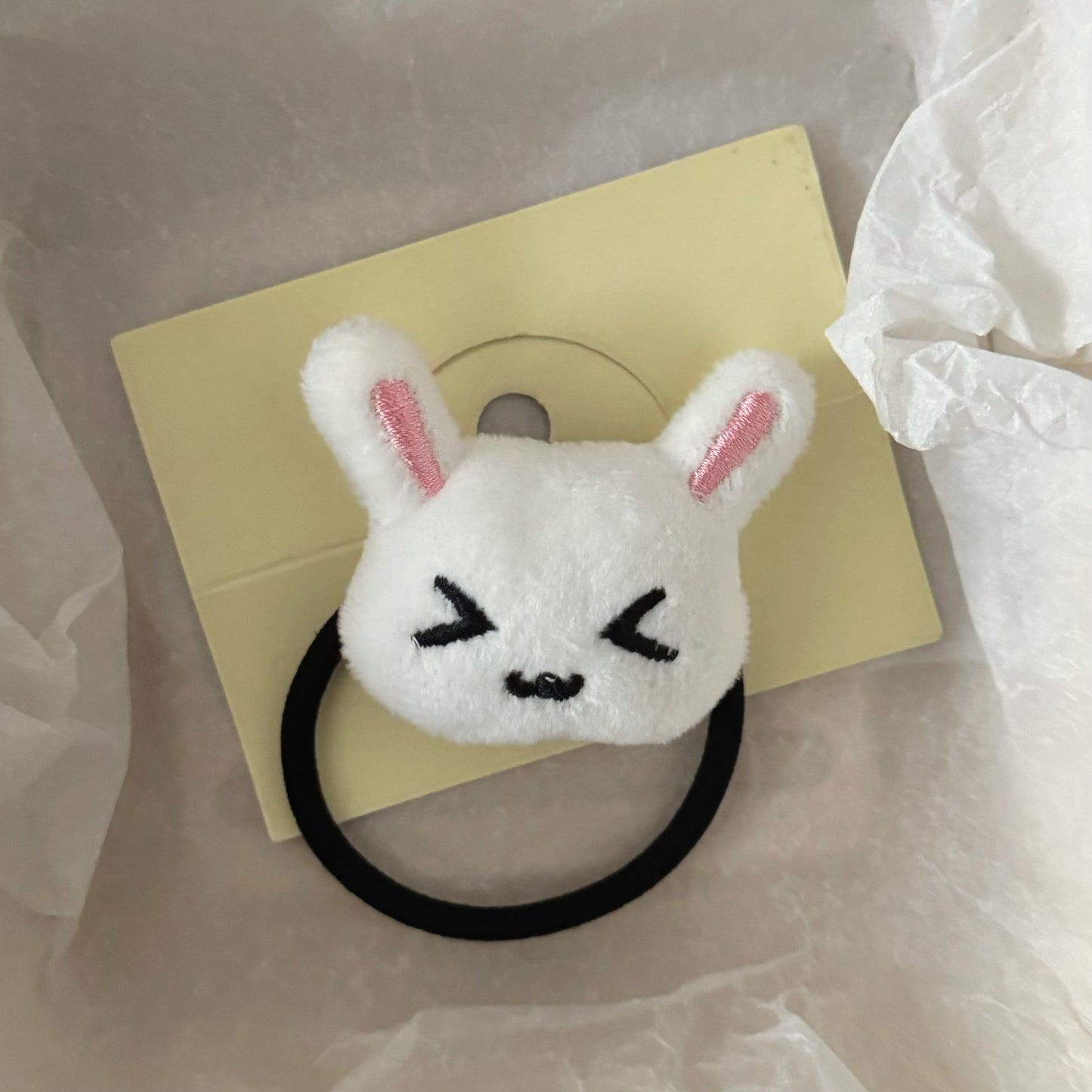 黑色絨面兔子髮圈