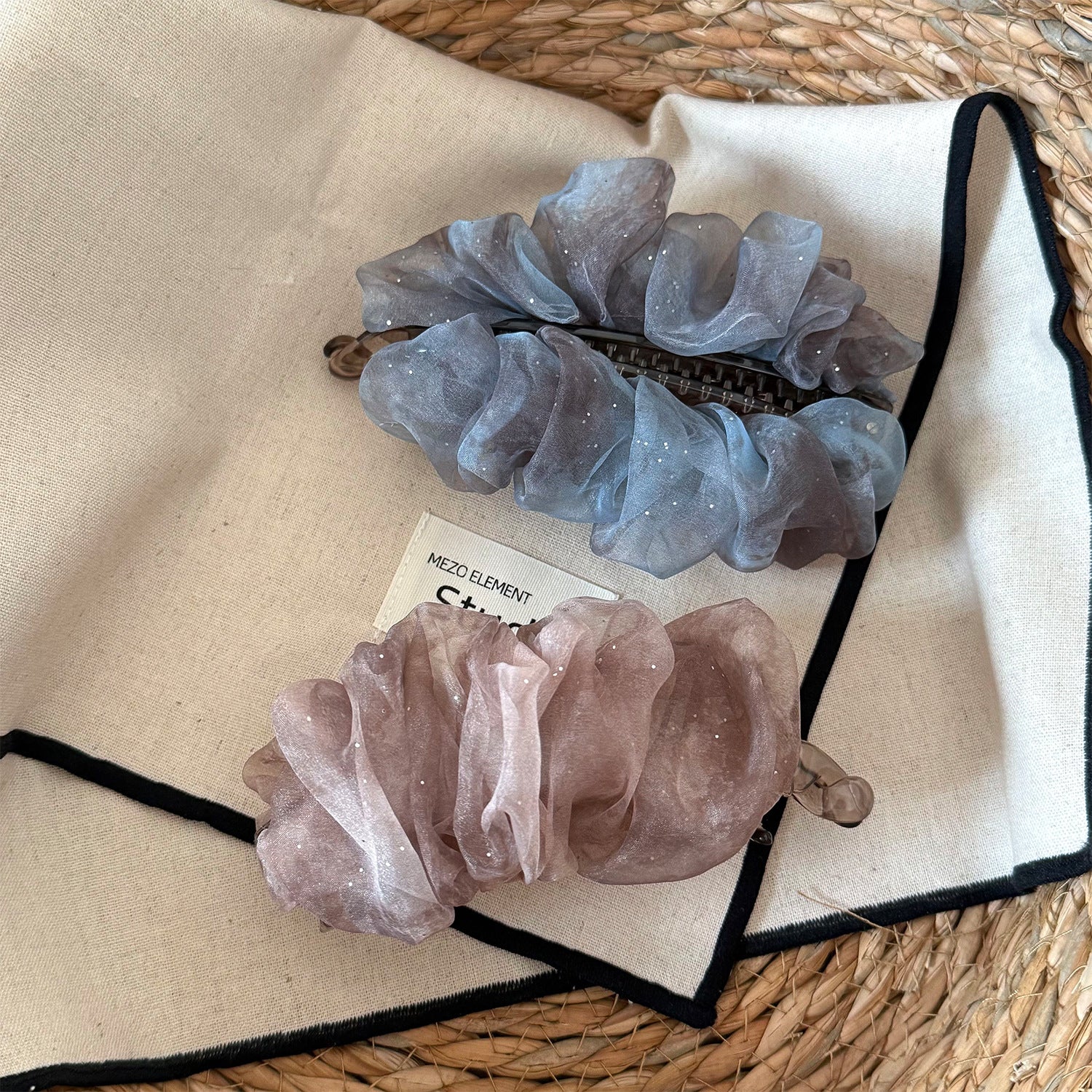 網紗簡約髮夾－藍色褶皺網紗款實拍｜https://igowo.tw/